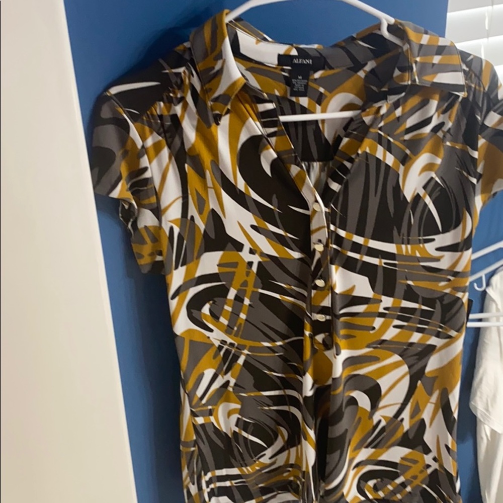 Multi colored short sleeve dress shirt